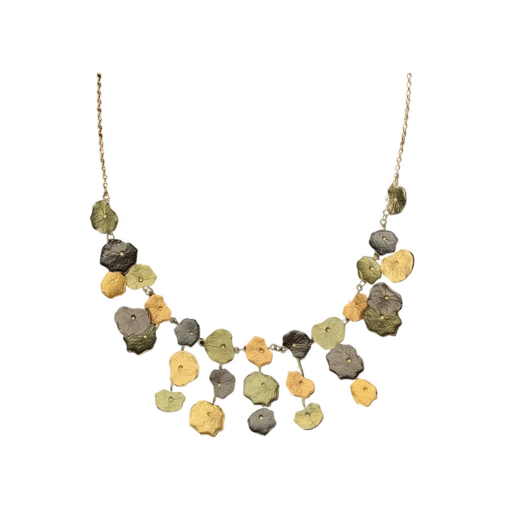 Necklace with multicolored designs