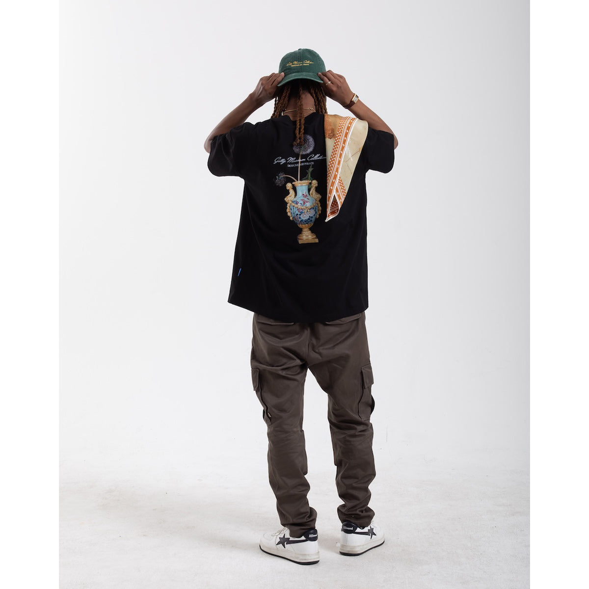 Dandelion Vase Graphic Tee - Black
