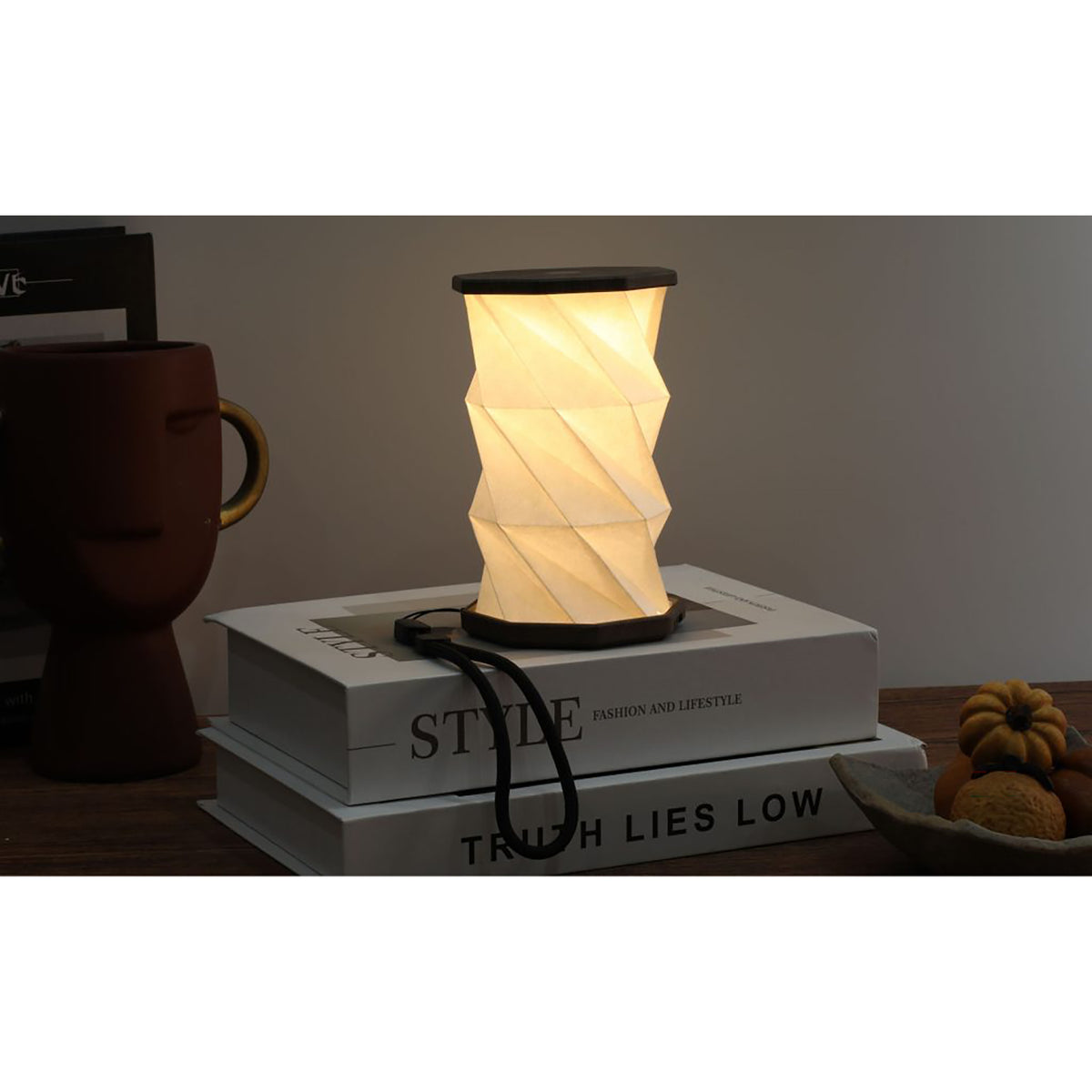 Mini Twist Hexagon Lamp - Black