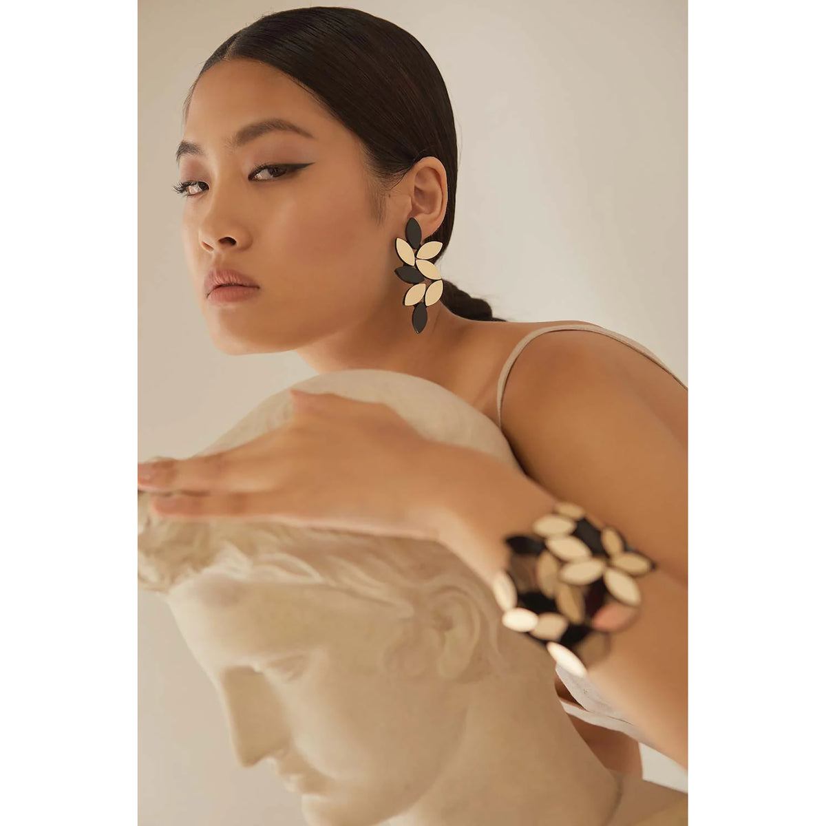 Kate Leaves Earrings Large Black &amp; Gold