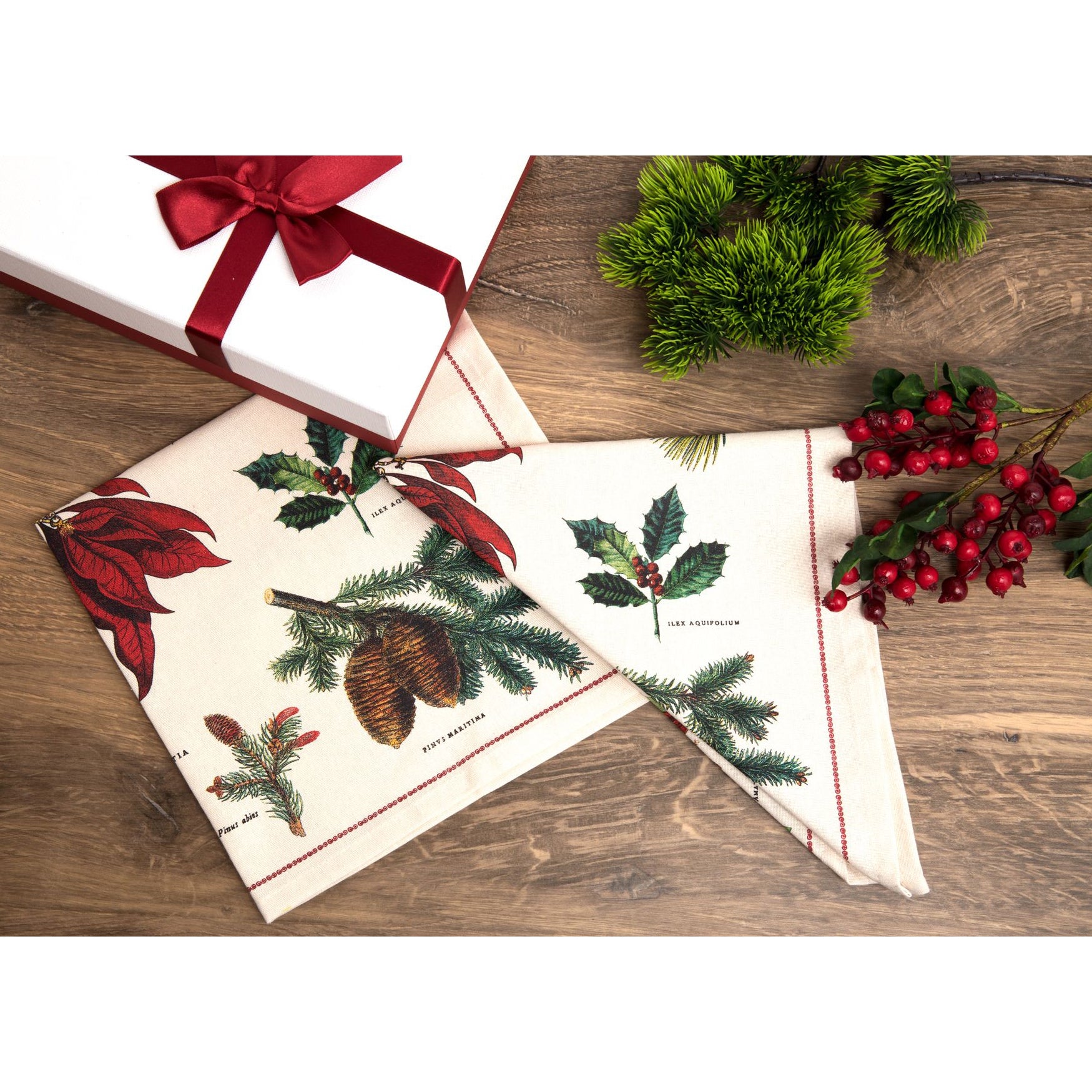 vintage christmas botanica cloth decorative holiday napkins — MUSEUM OUTLETS