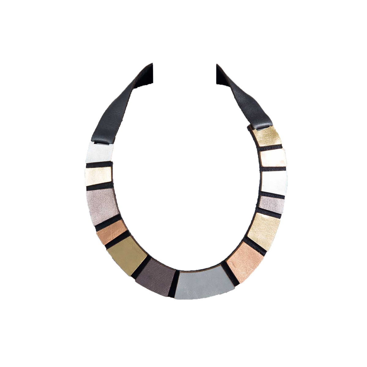Round Metallic Leather Necklace