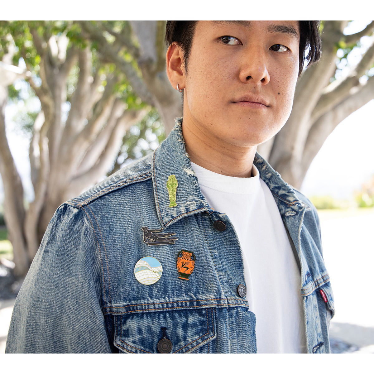 Getty Curve Enamel Pin
