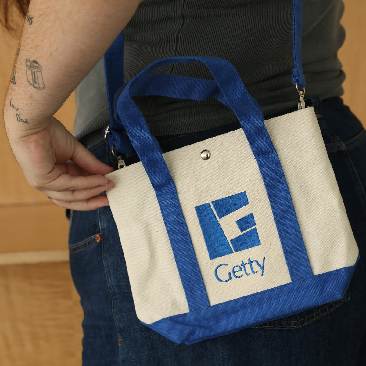 Model with canvas tote