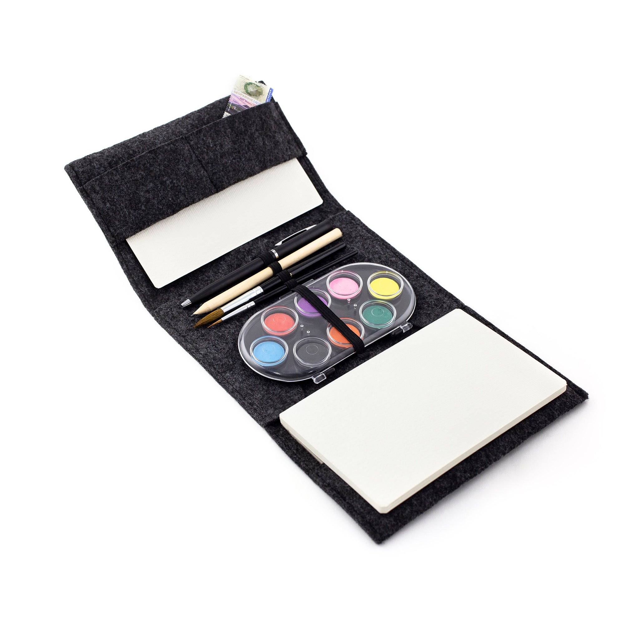 Compact collapsible Watercolor Travel Brush perfect for Urban Sketching